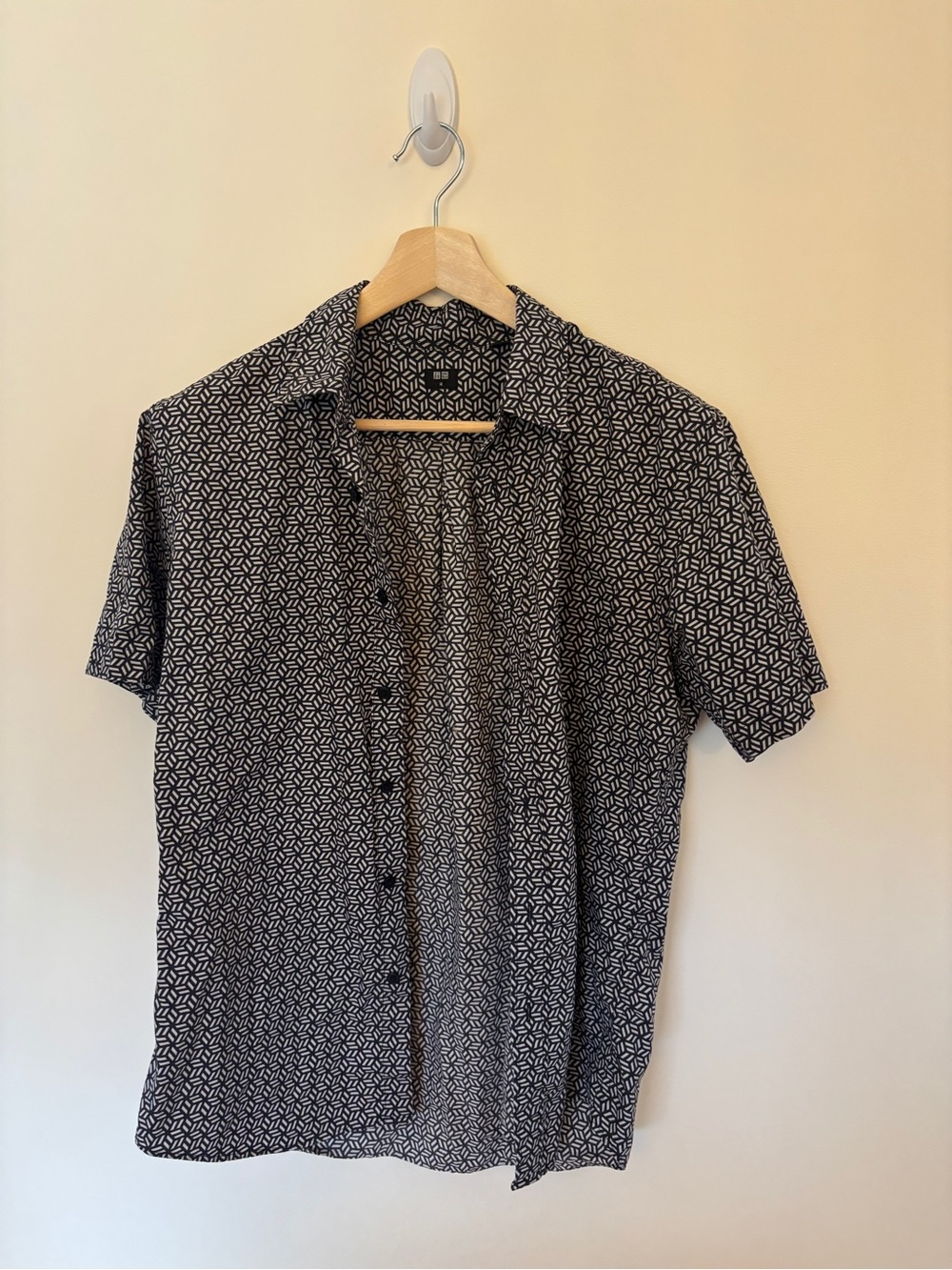 Uniqlo Geometric Print Short-Sleeve Button-Down Shirt